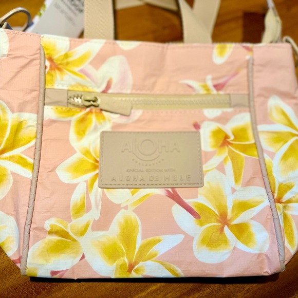 Aloha Collection - Picture 6 of 15